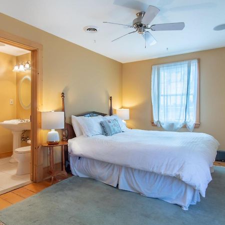 Emilyville Inn Campbellford Bagian luar foto