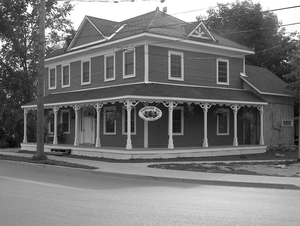 Emilyville Inn Campbellford Bagian luar foto