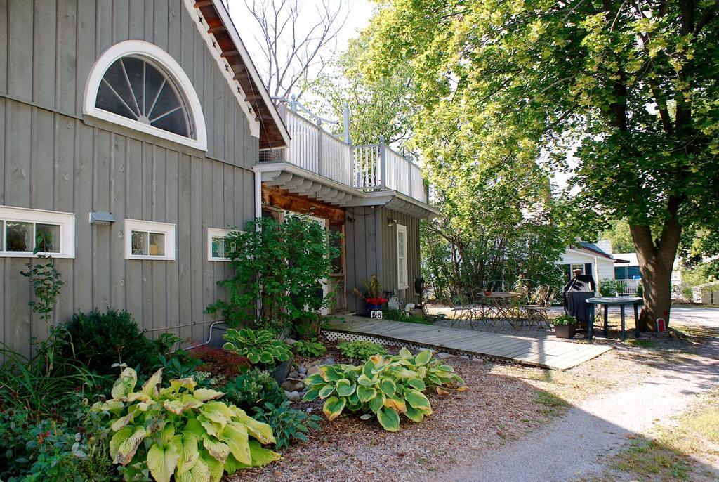 Emilyville Inn Campbellford Bagian luar foto